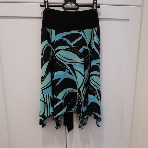 Asymmetrical Skirt - Picture 2 of 4